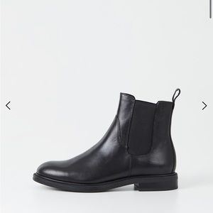 Vagabond Amina Chelsea Boots Size 39 NWOT